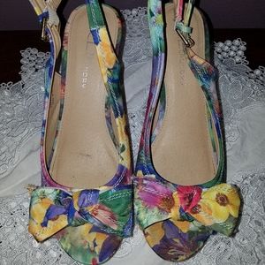 CL by Laundry Floral Wedge 8.5